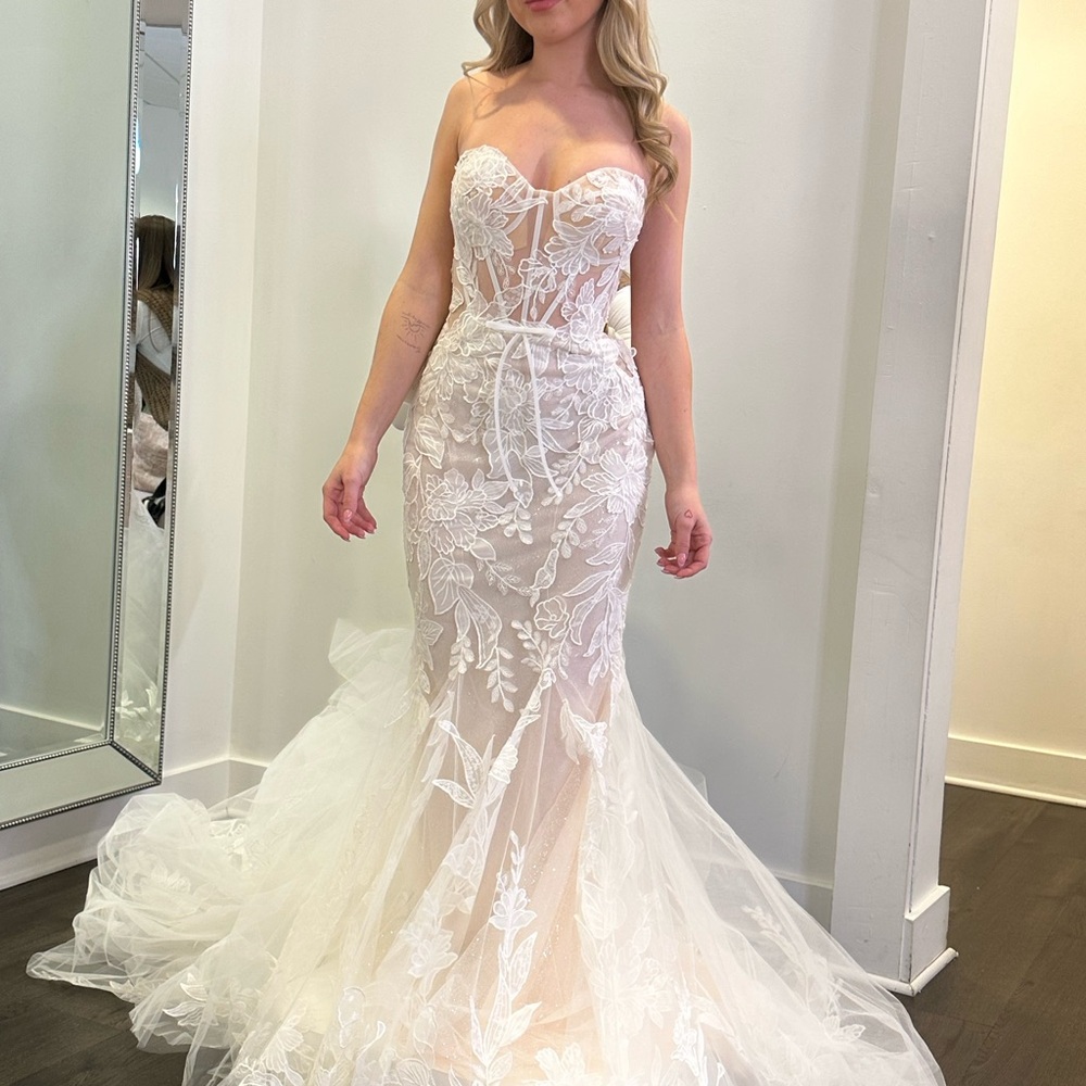 Pen Liv Blossom Mermaid Wedding Dress - Never Worn